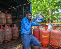 घरेलू एलपीजी की आपूर्ति सामान्य, पैनिक बुकिंग में आई गिरावट : केंद्र 