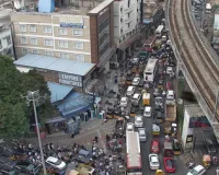 हैदराबाद के कई पेट्रोल पंपों पर 'स्टॉक खत्म' के बोर्ड लगे, सरकार ने अफवाहों पर ध्यान न देने को कहा 