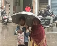 सहारनपुर में बारिश ने बिगाड़ा जनजीवन, ईद की खरीदारी में गिरावट से दुकानदार परेशान