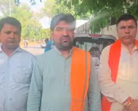 मेरठ : नमाज और विरोध प्रदर्शन पर पुलिस की सख्ती, बयानबाजी से गरमाया उत्तर प्रदेश का सियासी माहौल