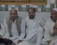 मेरठ अग्निकांड: सपा नेताओं ने पीड़ितों का बांटा दर्द, दी दो लाख की आर्थिक मदद
