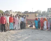 शामली के खेड़ीकरमू में आरक्षित भूमि पर टंकी निर्माण पर छिड़ी रार: दलित समाज ने कोर्ट का हवाला देकर रुकवाया काम