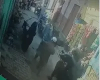 मेरठ में पतंगबाजी के विवाद में खूनी संघर्ष: किशोर और मां की सरेराह पिटाई, ताबड़तोड़ फायरिंग से दहला इलाका