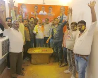 होली मिलन: शिवसेना (शिंदे गुट) के समारोह में रंगों संग गूंजा एकता और भाईचारे का संदेश