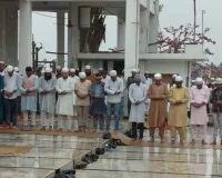 भारी बारिश के बीच मुरादाबाद में अकीदत के साथ अदा हुई जुम्मा अलविदा की नमाज, कड़ी सुरक्षा में शांतिपूर्ण संपन्न हुआ आयोजन