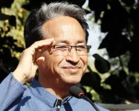 रिहाई के बाद लेह पहुँचे सोनम वांगचुक: केंद्र से 'लद्दाख मुद्दे' पर तुरंत बातचीत की मांग