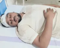 सीवान में मुखिया की गाड़ी से बाइक टकराने पर बवाल, दोनों पक्षों में मारपीट व पथराव, कई घायल