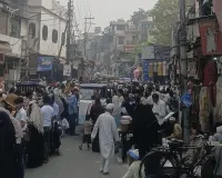 स्मार्ट सिटी मुरादाबाद में अवैध मंगलवार बाजार पर सवाल, रोक के बावजूद लग रहा बाजार