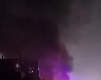 देहरादूनः मोतीचूर फ्लाईओवर के पास बस समेत कई वाहन आग की चपेट में, 2 की मौत, 9 घायल