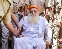 काशी में आसाराम: विश्वनाथ मंदिर में माथा टेकने पहुंचे सजायाफ्ता बापू; वीआईपी व्यवस्था पर उठे सवाल, समर्थकों का लगा जमावड़ा