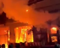 कार चार्जिंग से उठी चिंगारी इंदौर में घर बना मौत का फंदा एक ही परिवार के 7 लोग जिंदा जल गए