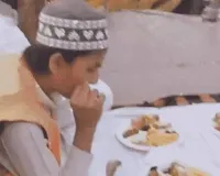 गंगा में नाव पर चिकन बिरयानी मामले में प्राथमिकी दर्ज, युवा मोर्चा ने की गिरफ्तारी की मांग