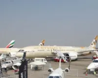 फँसे हुए यात्रियों के लिए राहत! एमिरेट्स और एतिहाद ने दुबई एयरपोर्ट से शुरू कीं सीमित उड़ान