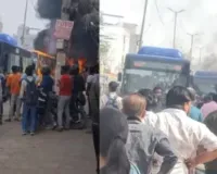 दिल्ली के नांगलोई में सड़क हादसे में एक व्यक्ति की मौत, कई घायल, गुस्साई भीड़ ने लगायी बस में आग