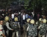  दुर्ग के थाना छावनी क्षेत्र में दो समुदायों में हिंसक झड़प के बाद से तनाव,नगर पुलिस अधीक्षक घायल