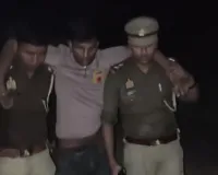 मुठभेड़ में दो लुटेरे गिरफ्तार, एक को गोली लगी, सिपाही भी घायल