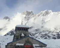 भारी बर्फबारी के बीच केदारनाथ धाम में सुरक्षा कड़ी, शून्य से नीचे तापमान में मुस्तैद जवान