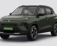 Tata Punch EV Facelift 2026: 468KM रेंज और 30 मिनट फास्ट चार्जिंग के साथ टाटा की नई इलेक्ट्रिक कार ने मचाया धमाल