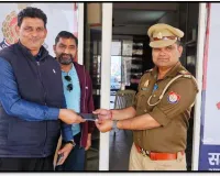 मेरठ कोतवाली पुलिस ने CEIR पोर्टल से खोया मोबाइल बरामद कर आवेदक को किया सौंपा