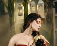 जब उर्वशी रौतेला बनीं 'यादों की मधुबाला': विंटेज लुक ने सोशल मीडिया पर मचाया तहलका