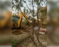 मुजफ्फरनगर के मीरापुर में कब्जामुक्त हुआ कब्रिस्तान, प्रशासन ने ध्वस्त किया अवैध निर्माण