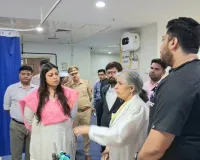 नोएडा में डीएम ने जिला अस्पताल पहुंचकर घायलों का जाना हालचाल,  चिकित्सा अधिकारियों को दिए निर्देश