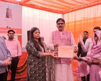 जेवर विधानसभा क्षेत्र में प्रधानमंत्री आवास योजना शहरी 2.0 के 220 लाभार्थियों को मिली 1 लाख की पहली किस्त