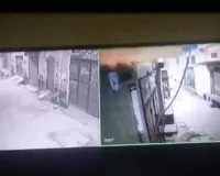 मुरादाबाद में दैनिक अखबार के संपादक के घर फायरिंग, CCTV में कैद हुई वारदात