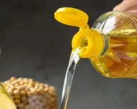 ईरान युद्ध का असर भारत पर खाद्य तेल महंगा होने के संकेत, सोयाबीन के दाम बढ़ सकते हैं किसानों की बढ़ सकती है कमाई