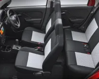 Tata Tiago और Maruti Alto K10 में कौन सी कार खरीदना रहेगा फायदेमंद जानिए कीमत माइलेज और फीचर्स