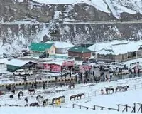 कई ऊंचे इलाकों में बर्फबारी, श्रीनगर-कारगिल हाईवे समेत कई रणनीतिक मार्ग बंद