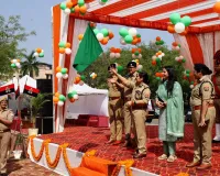 नोएडा में पुलिस आयुक्त ने महिला इकाई की स्कूटी रैली को दिखाई हरी झण्डी