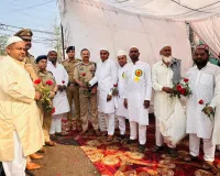 नोएडा में ईद की नमाज अता कर देश में अमन-चैन की मांगी दुआ