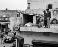 शामली: बिल्डिंग की छत पर अज्ञात व्यक्ति का शव मिलने से फैली सनसनी 