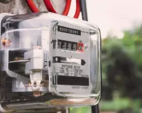 उत्तर प्रदेश: स्मार्ट मीटर यूजर्स सावधान, बिना रिचार्ज बिजली जलाई तो होगी FIR, 2.1 लाख घर रडार पर