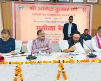 मुरादाबाद में मंत्री अनिल कुमार की बैठक में 'मेयर' ने की शिकायत-'डीएम' नहीं उठाते फोन, 'एसएसपी' ने दिया जवाब तो गूंजे ठहाके !