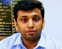 आगरा के सेंट पैट्रिक्स स्कूल पर 5 लाख का जुर्माना: यूनिफॉर्म और किताबों की मनमानी बिक्री पर डीएम का सख्त एक्शन