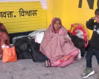 शामली: मेरठ-करनाल हाईवे पर डिवाइडर के पत्थर से टकराकर कार पलटी, 12 घायल