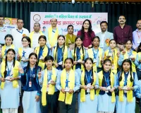 मुजफ्फरनगर: इंटरनेशनल विमेंस डे पर होली चाइल्ड पब्लिक स्कूल में कला प्रदर्शनी, होनहार छात्राएं सम्मानित