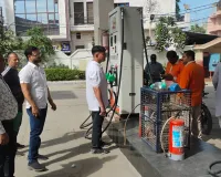 मुजफ्फरनगर: गैस और पेट्रोलियम पदार्थों की आपूर्ति सुचारू, जिला पूर्ति अधिकारी ने छापेमारी कर जांची जमीनी हकीकत