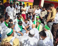 मुजफ्फरनगर: बिजली विभाग पर महिला किसान से 'ठगी' का आरोप; भाकियू (अराजनैतिक) ने घेरा कलेक्ट्रेट, दी आंदोलन की चेतावनी