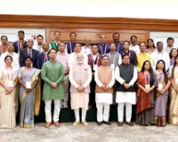 शिक्षकों संग पीएम मोदी की खास बातचीत, पब्लिक स्पीकिंग पर मांगे टिप्स, बच्चों की 'रिपोर्टिंग स्किल्स' पर भी ली चुटकी