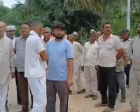 हापुड़ में आरएसएस कार्यकर्ता सतीश की मौत पर गरमाया मामला, एसपी ऑफिस पहुंचे सैकड़ों ग्रामीण: परिजनों ने लगाया खनन माफिया पर हत्या का आरोप, पुलिस के ‘हादसे’ वाले बयान पर भी उठे सवाल