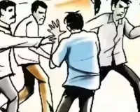 मुजफ्फरनगर में अंगूठी-चेन नहीं दी तो रितिक पर टूट पड़े चार युवक! कैंटीन के अंदर मारपीट, जान से मारने की धमकी