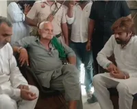 अंकित बालियान के घर पहुंचे संजीव बालियान व मासूम शर्मा, परिजनों से मिले; साथ काम करने वाले दिवंगत कलाकार को दी श्रद्धांजलि