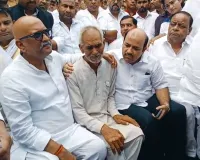 हापुड़ में गौरव त्यागी हत्याकांड: मृतक के परिजनों से मिले कांग्रेस प्रदेश अध्यक्ष अजय राय, बोले- प्रदेश में चल रहा जंगलराज