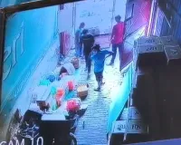 मेरठ में बेवरेज गोदाम के टीनशेड को चीरकर गिरी गोली! चालक के कान के पास से निकली, हाथ छूकर जमीन पर गिरी; बड़ा हादसा टला