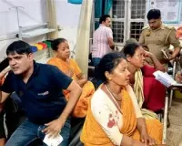 मुरादाबाद में भीषण सड़क हादसा: हरिद्वार से लौट रहे नेपाली तीर्थयात्रियों की बस रोडवेज से टकराई, 35 से ज्यादा घायल