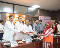 सहारनपुर में आउटसोर्स कर्मचारियों को मिला सुरक्षा कवच, सीएम योगी ने किया उप्र आउटसोर्स सेवा निगम के पोर्टल और लोगो का शुभारंभ