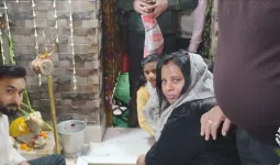 कैराना में महाशिवरात्रि पर उमड़ा आस्था का सैलाब, बरखंडी महादेव मंदिर में जलाभिषेक के लिए लगी श्रद्धालुओं की लंबी कतारें